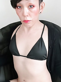 TGIRLSHOOKUP: Feral Kitty Fucks Her Hole!