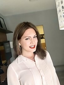 Hot shemale streetwalkers giving blow jobs